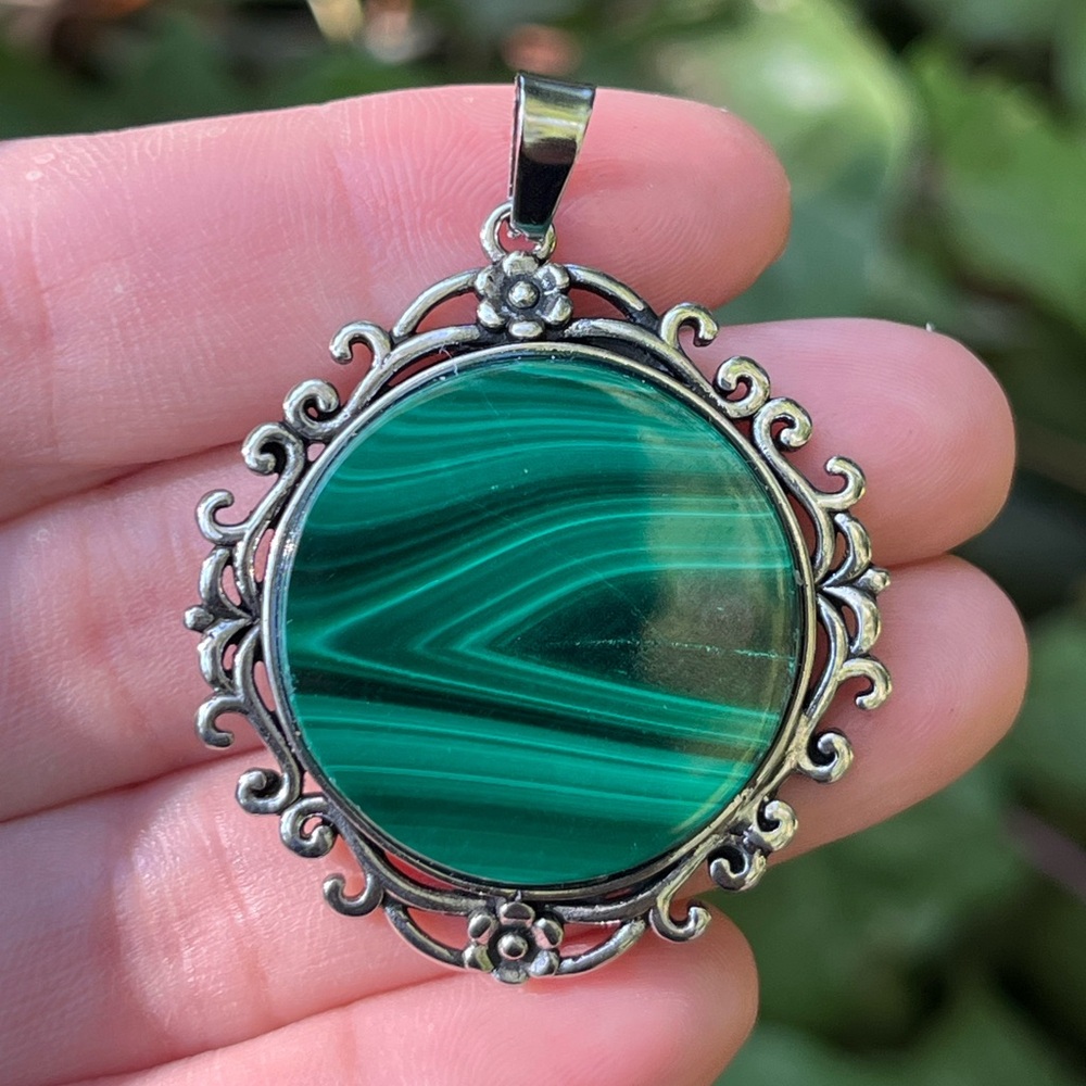 Silver plated vintage style malachite pendant